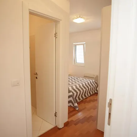 Base Bridge Apartment Zadar