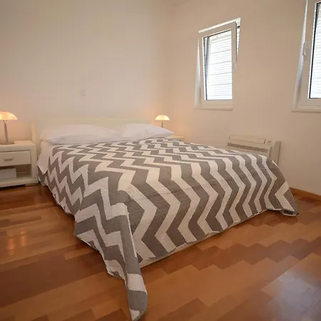 Base Bridge - Centre - Free Parking * Zára