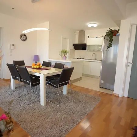 Apartament Base Bridge - Centre - Free Parking Zadar