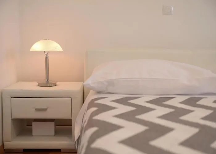 Base Bridge - Centre - Free Parking Zadar